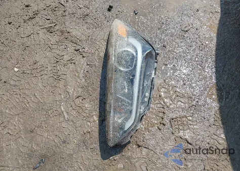 2017 Hyundai Santa Fe Se z USA, uszkodzony, nr VIN KM8SNDHF8HU254372